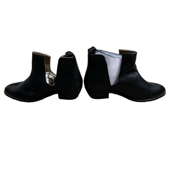 New without box Journee Signature Brigette Bootie in black size 8.5 - Picture 6 of 9